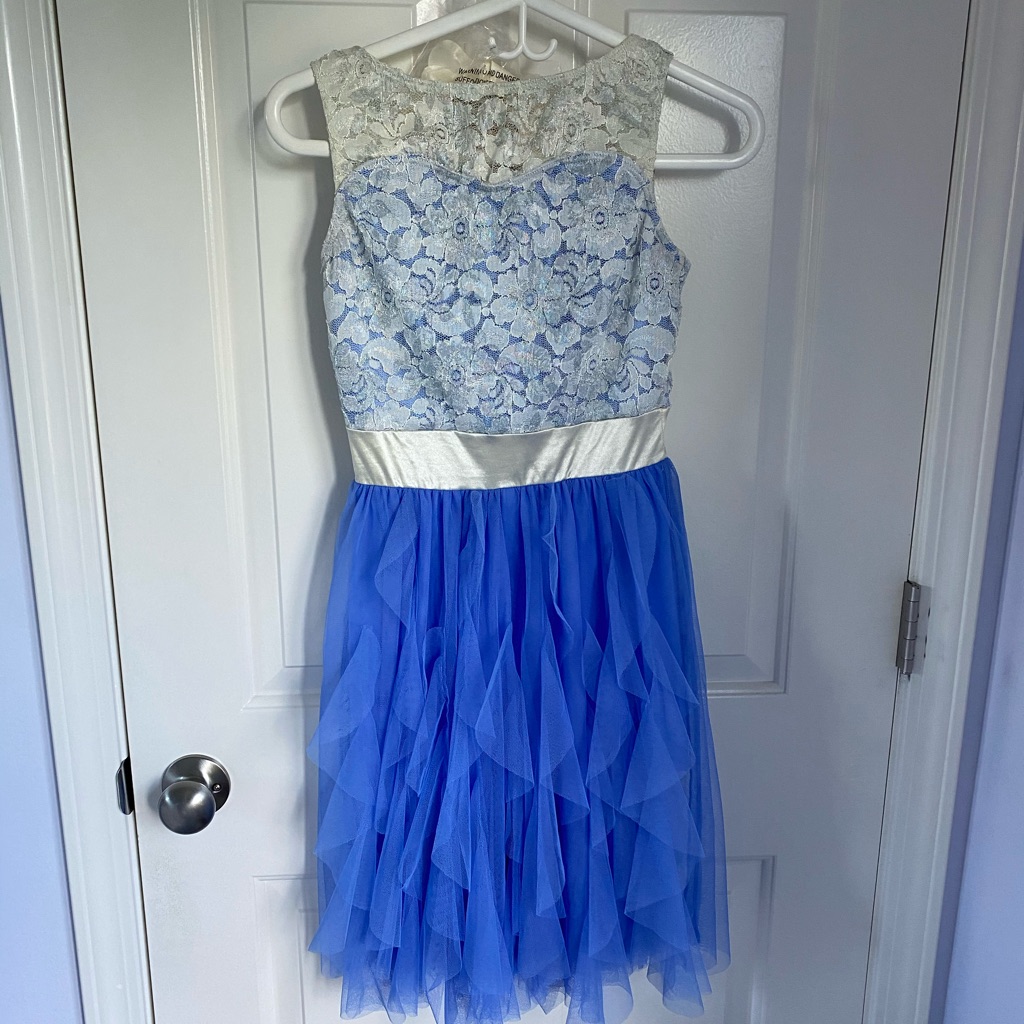 Adult Small Costumes